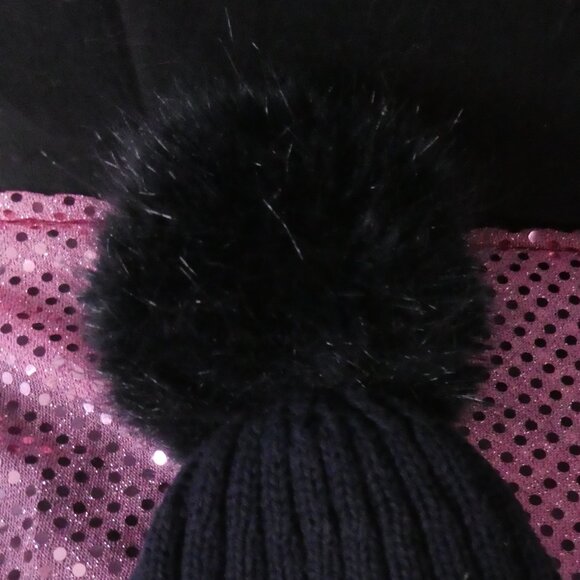 H&M | 4-8 years | Ribbed Navy Winter Hat With Pom Pom *Has a small hole - Picture 12 of 13
